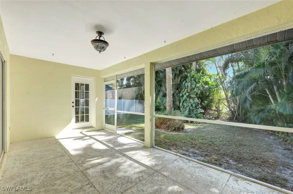 812 102nd Avenue N Naples FL 34108