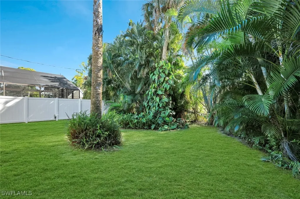 812 102nd Avenue N Naples FL 34108