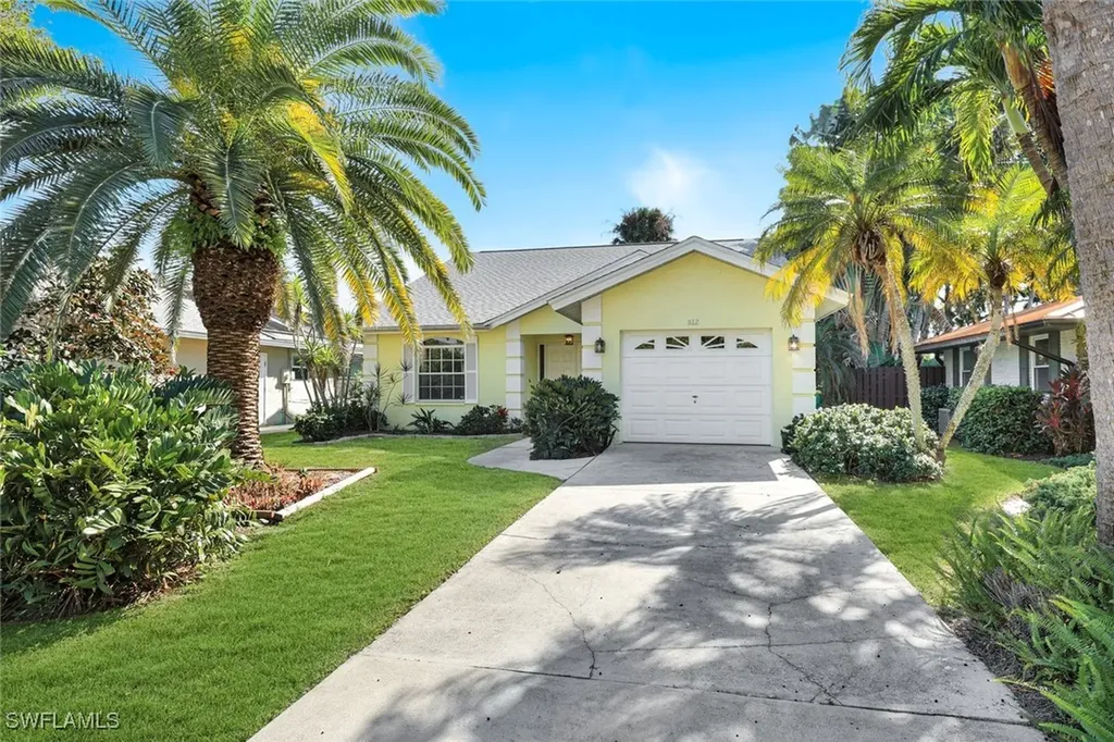 812 102nd Avenue N Naples FL 34108