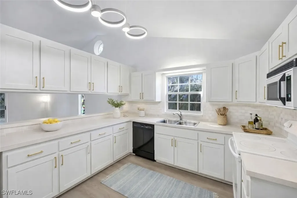 812 102nd Avenue N Naples FL 34108