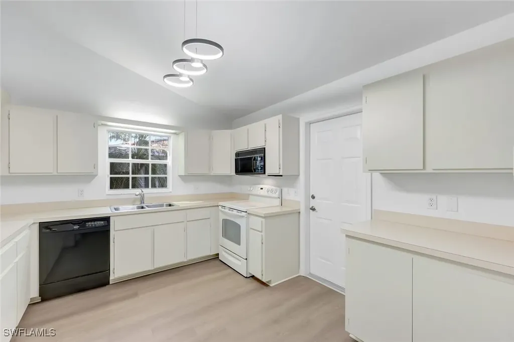 812 102nd Avenue N Naples FL 34108