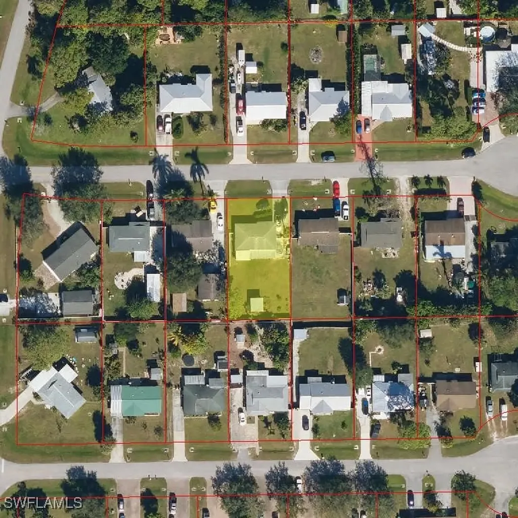 674 Pine Vale Drive Naples FL 34104