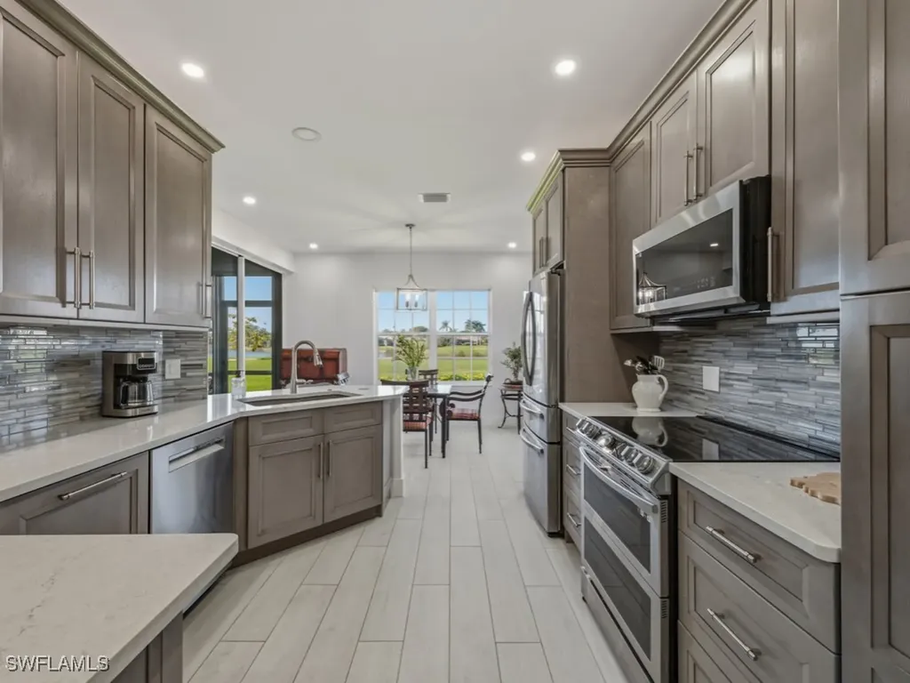 Naples FL, 5927 Three Iron Drive, Unit 3102