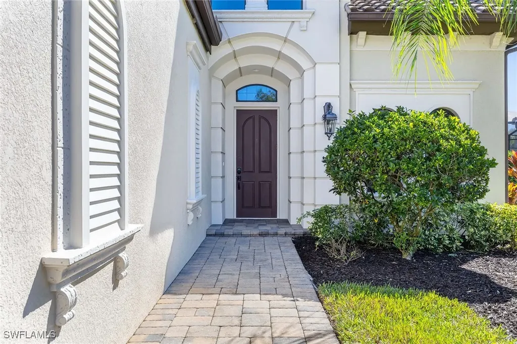 6550 Roma Way Naples FL 34113