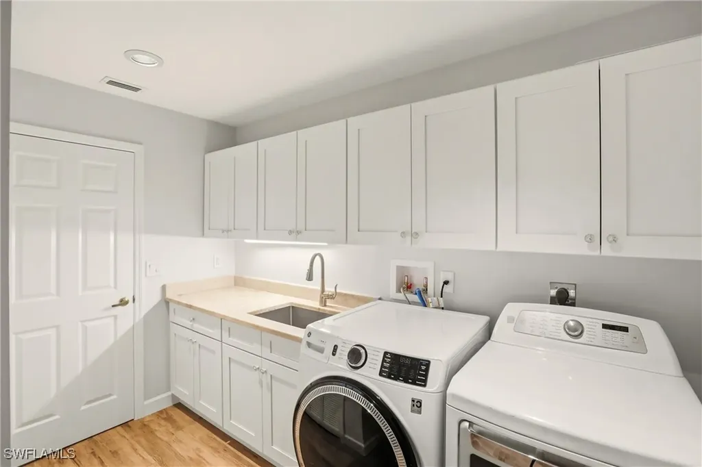 28820 Trenton Court Bonita Springs FL 34134