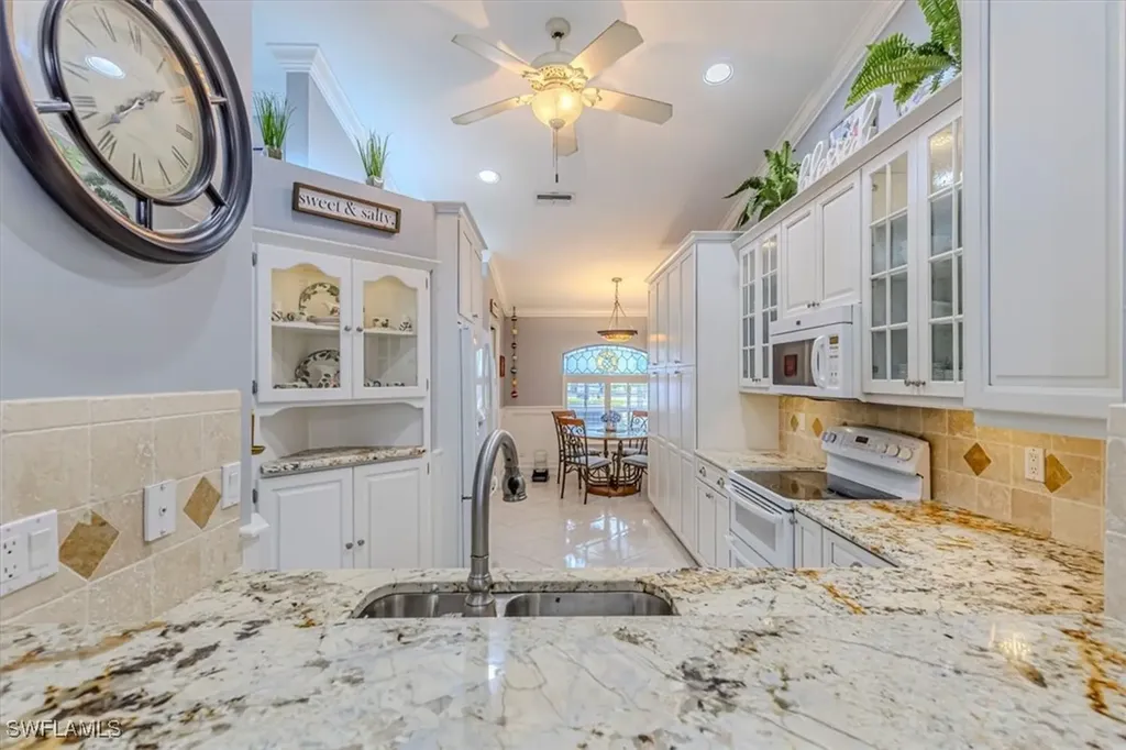 5474 Whitten Drive Naples FL 34104