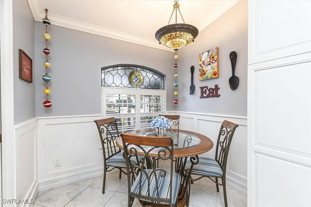 5474 Whitten Drive Naples FL 34104