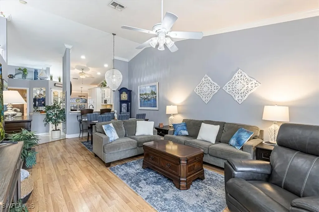 5474 Whitten Drive Naples FL 34104