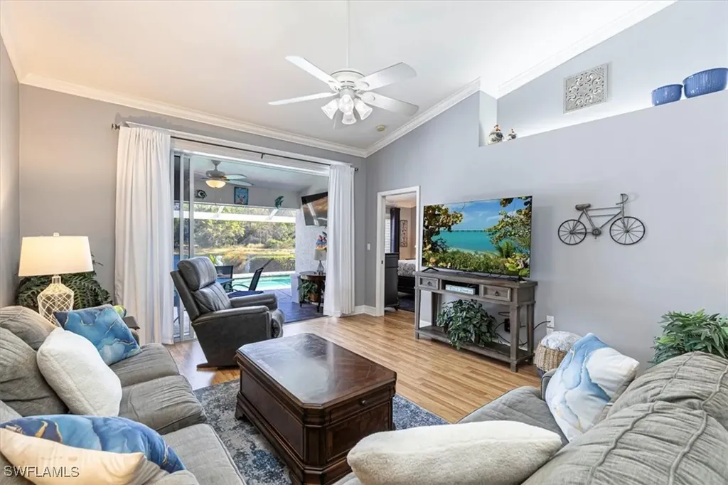 5474 Whitten Drive Naples FL 34104