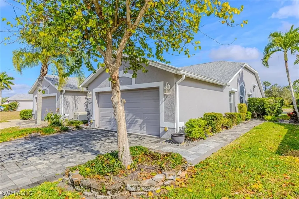 5474 Whitten Drive Naples FL 34104