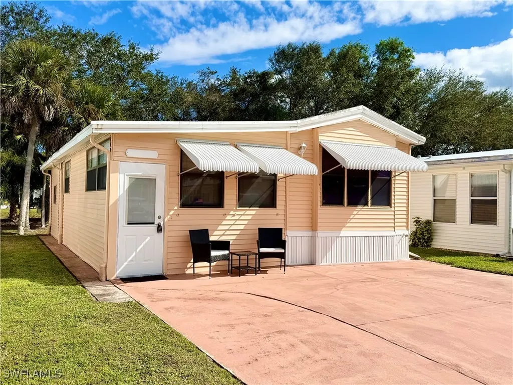 16 Bass Lane Naples FL 34114