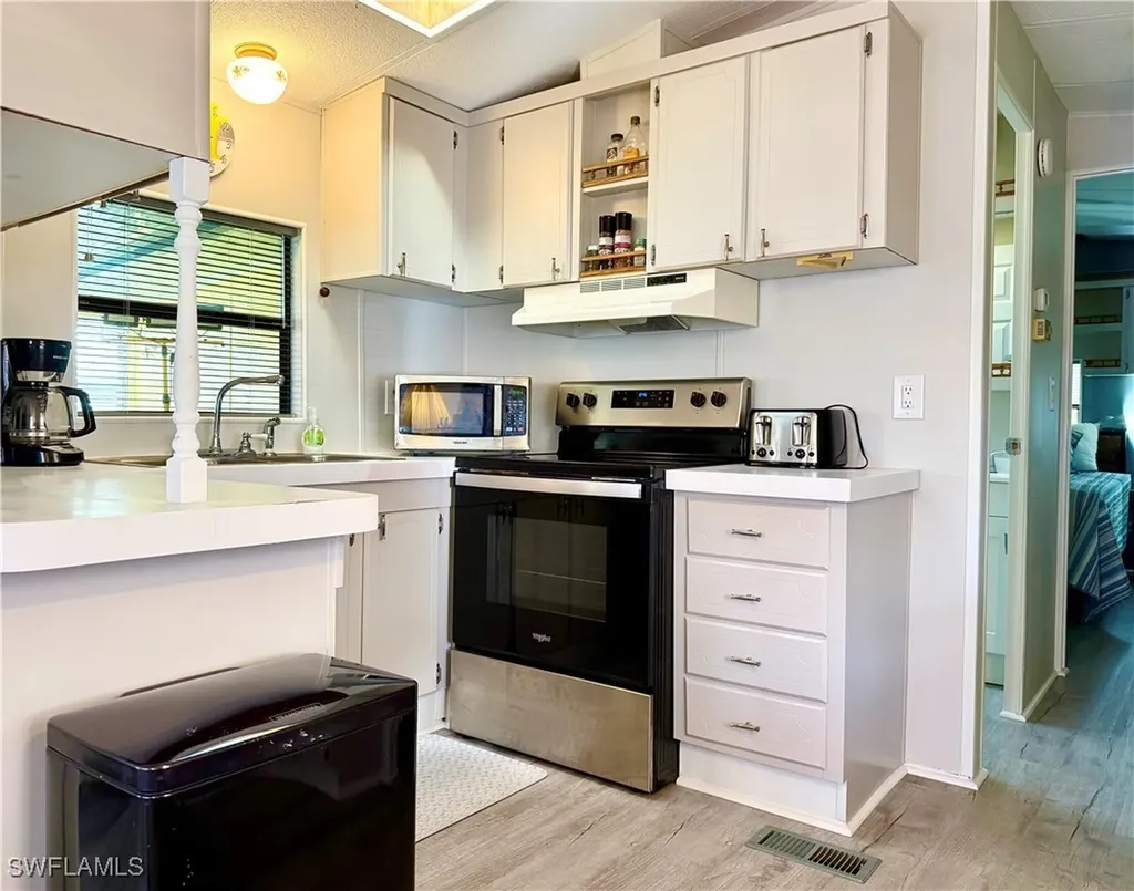 16 Bass Lane Naples FL 34114