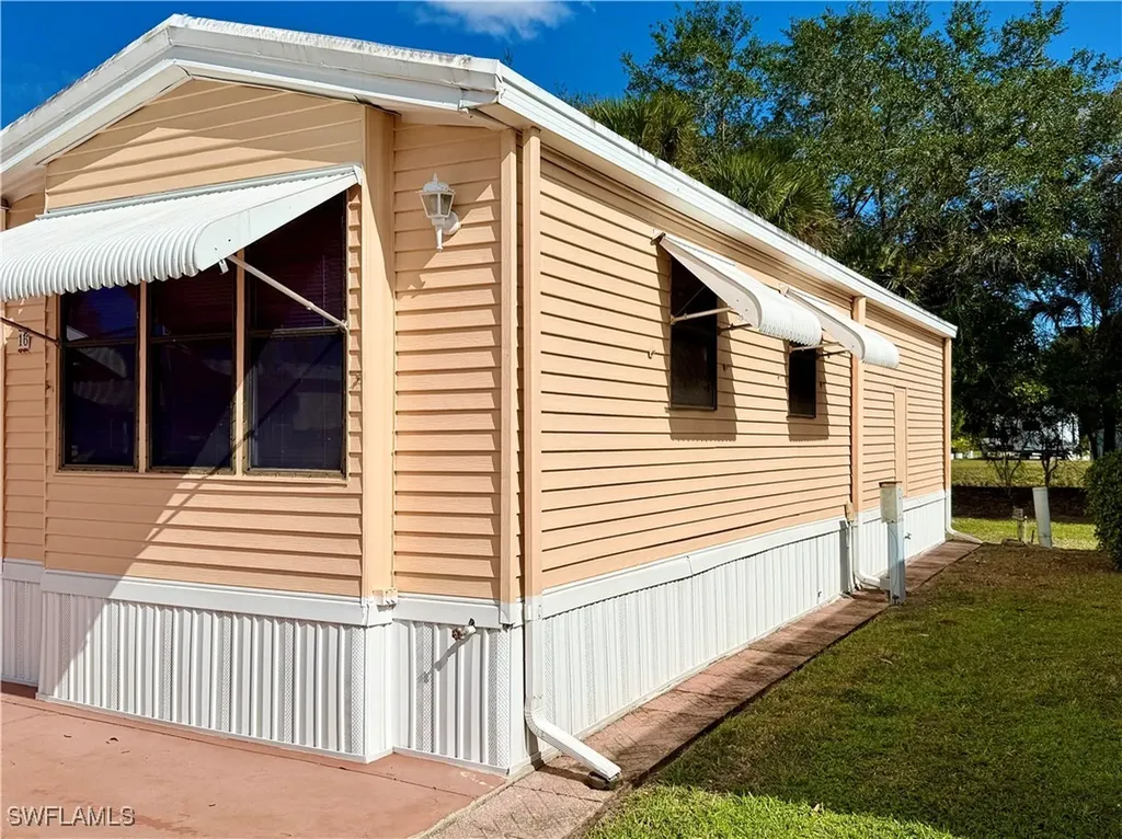 16 Bass Lane Naples FL 34114