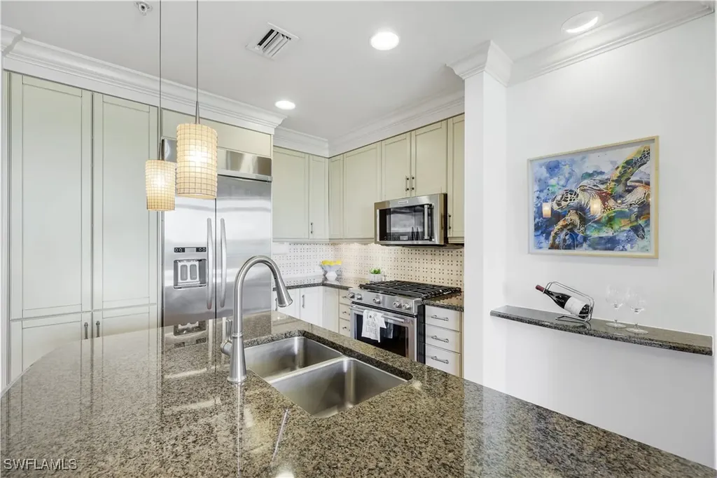 9123 Strada Place Naples FL 34108