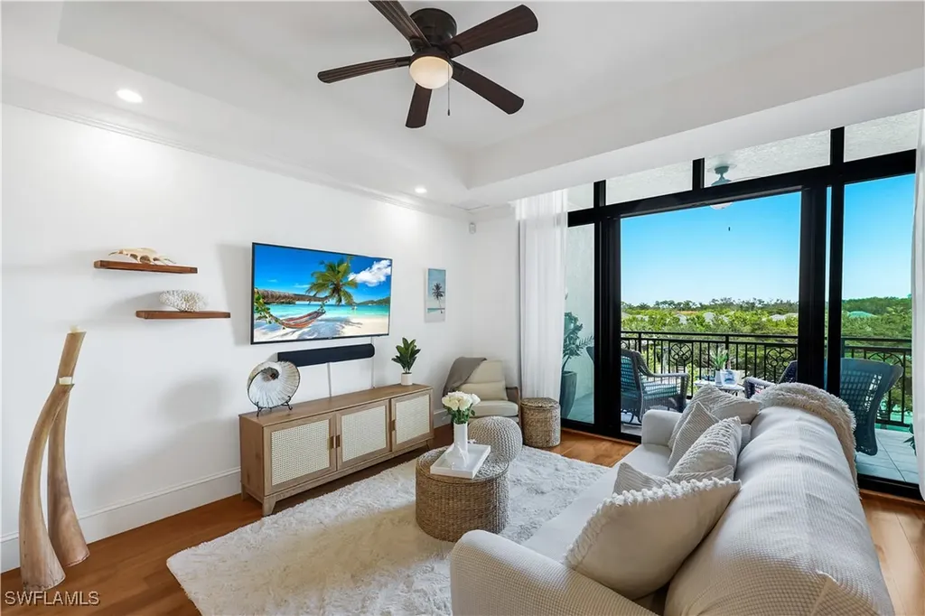 9123 Strada Place Naples FL 34108