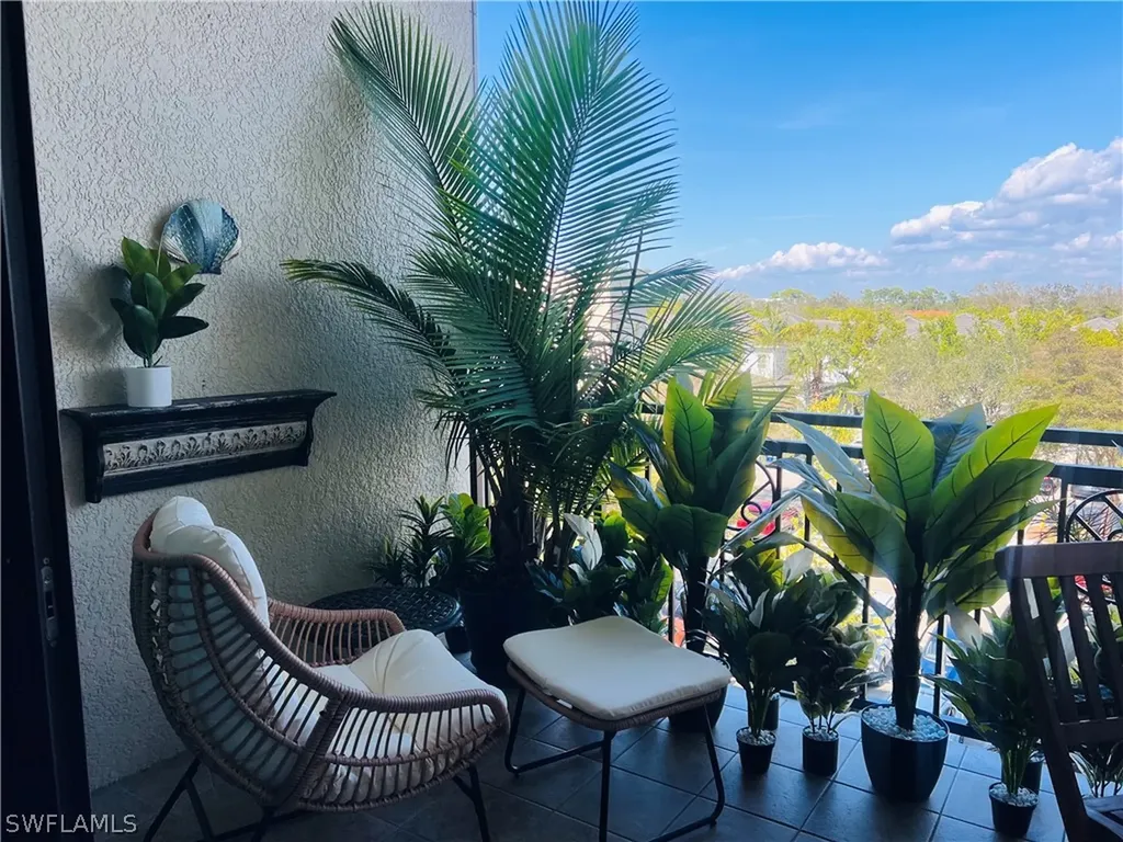 9123 Strada Place Naples FL 34108