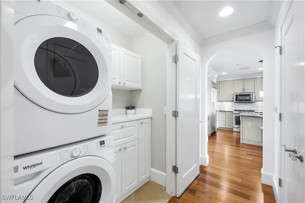 9123 Strada Place Naples FL 34108