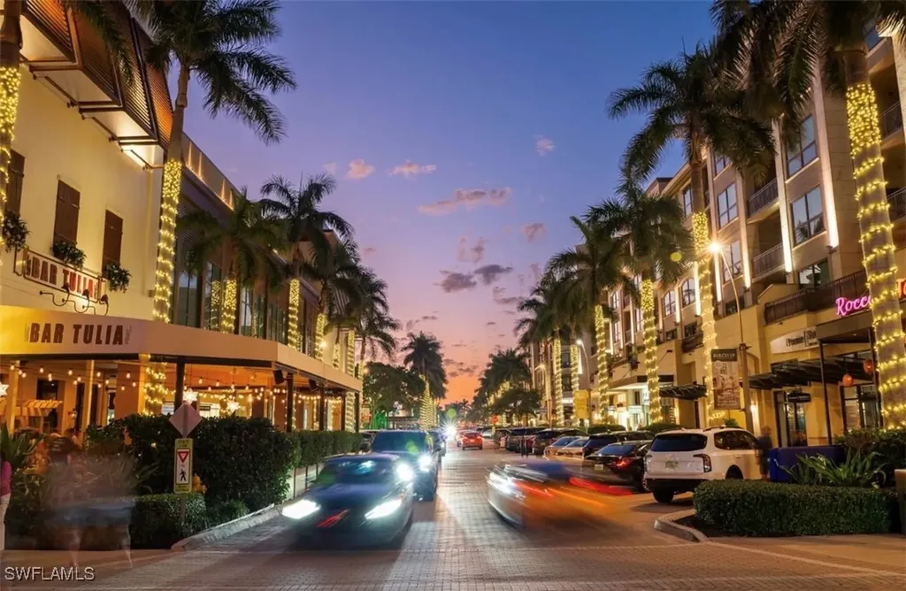 9123 Strada Place Naples FL 34108