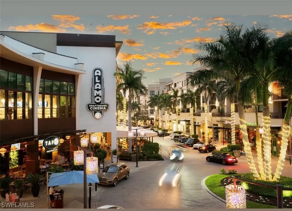 9123 Strada Place Naples FL 34108