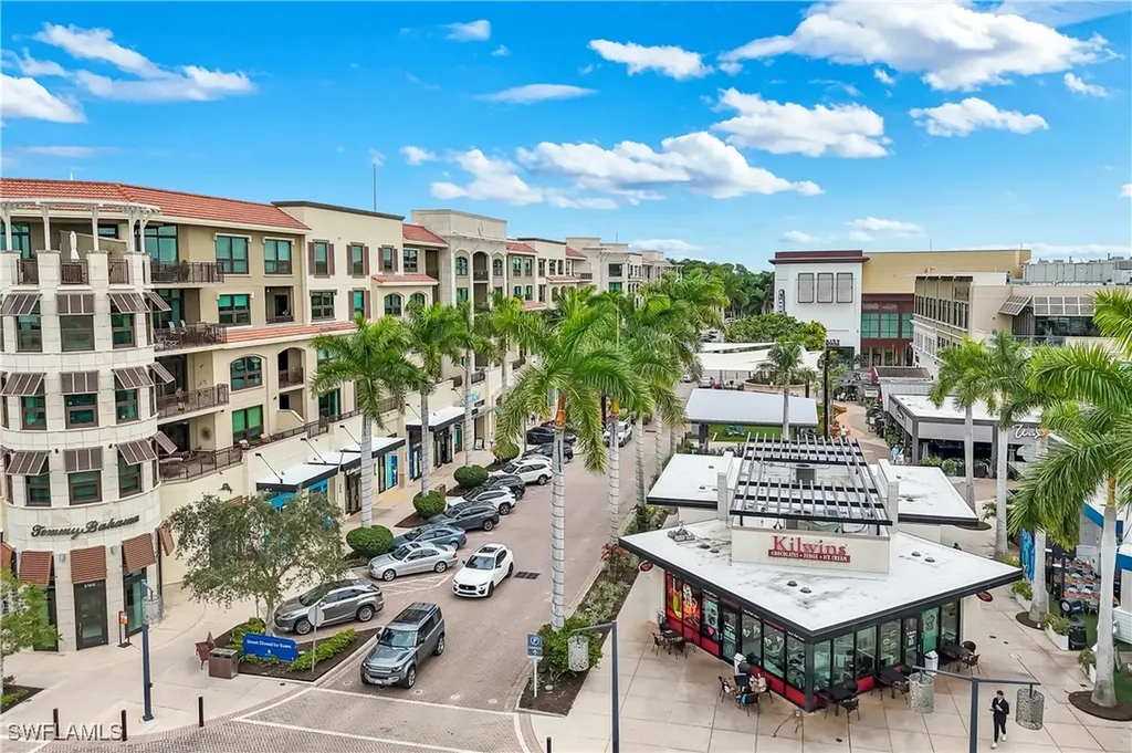 9123 Strada Place Naples FL 34108