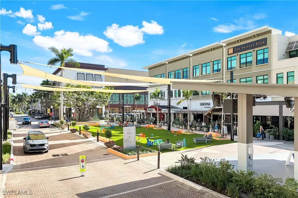 9123 Strada Place Naples FL 34108