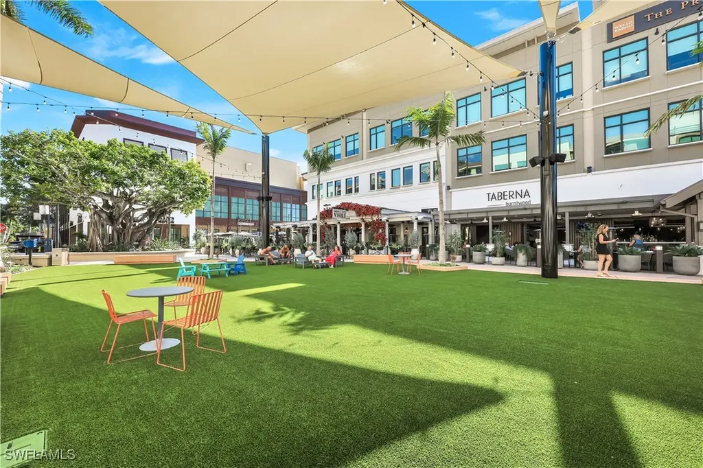 9123 Strada Place Naples FL 34108