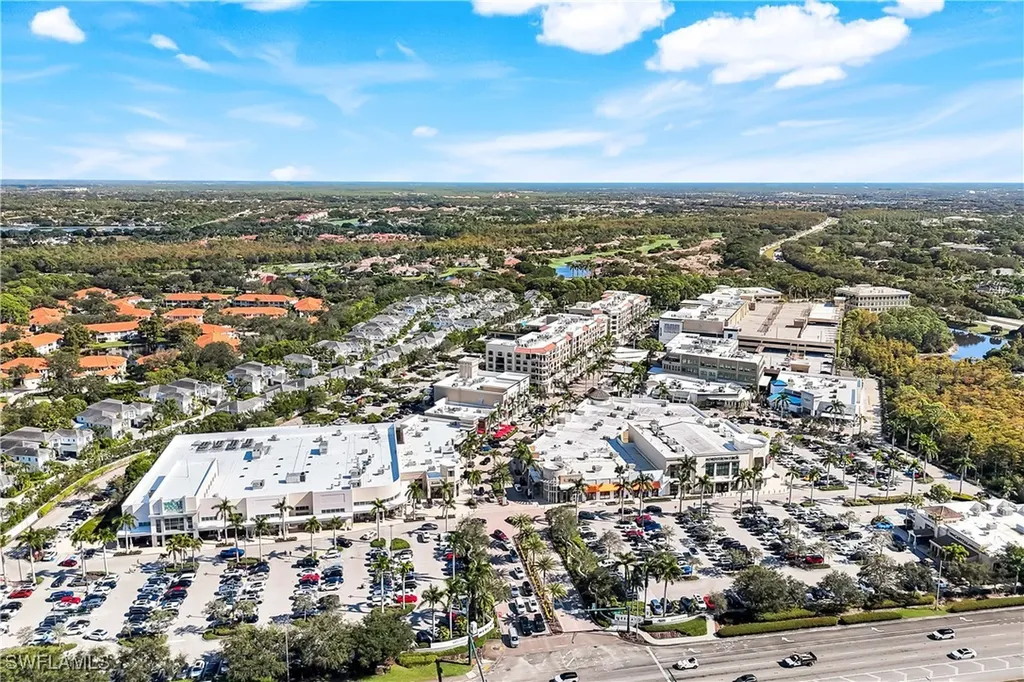 9123 Strada Place Naples FL 34108