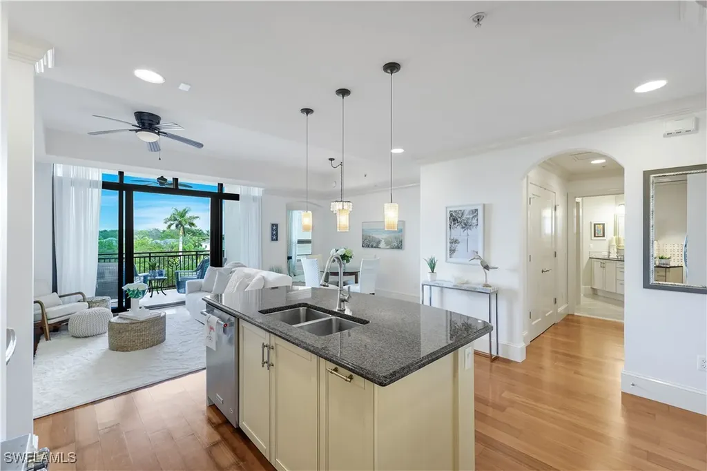 9123 Strada Place Naples FL 34108