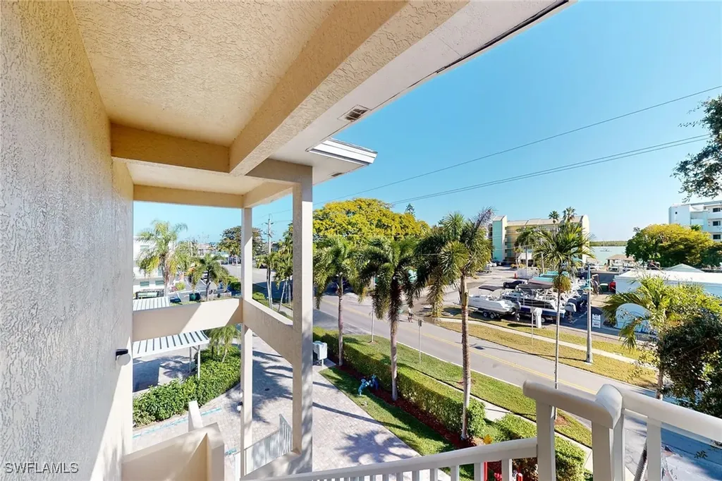 1136 Bald Eagle Drive Marco Island FL 34145