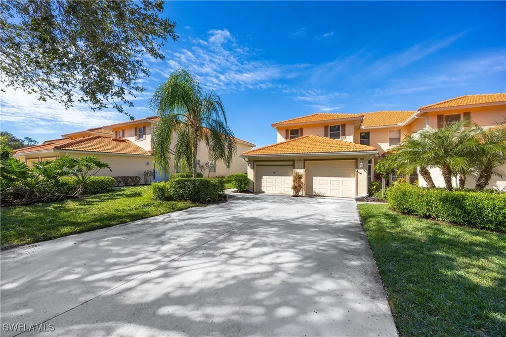 290 Robin Hood Circle Naples FL 34104