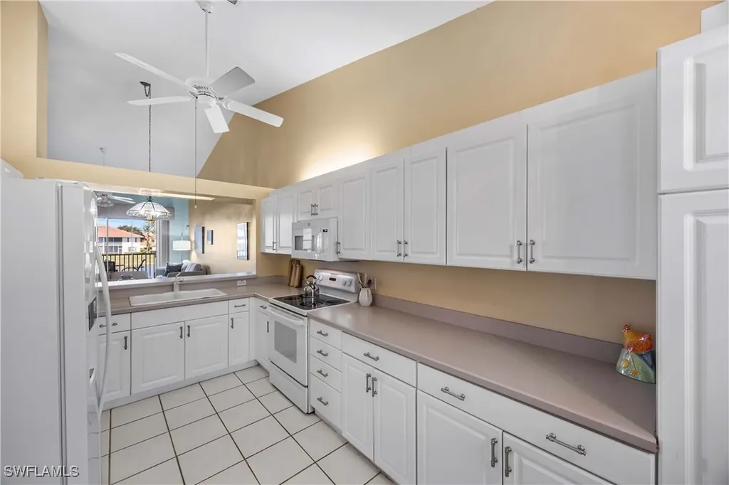 290 Robin Hood Circle Naples FL 34104