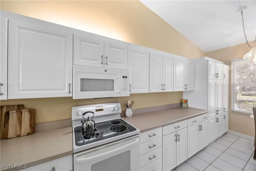 290 Robin Hood Circle Naples FL 34104