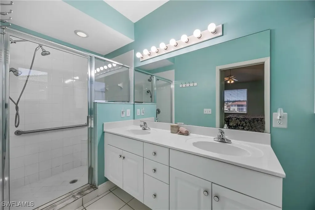 290 Robin Hood Circle Naples FL 34104