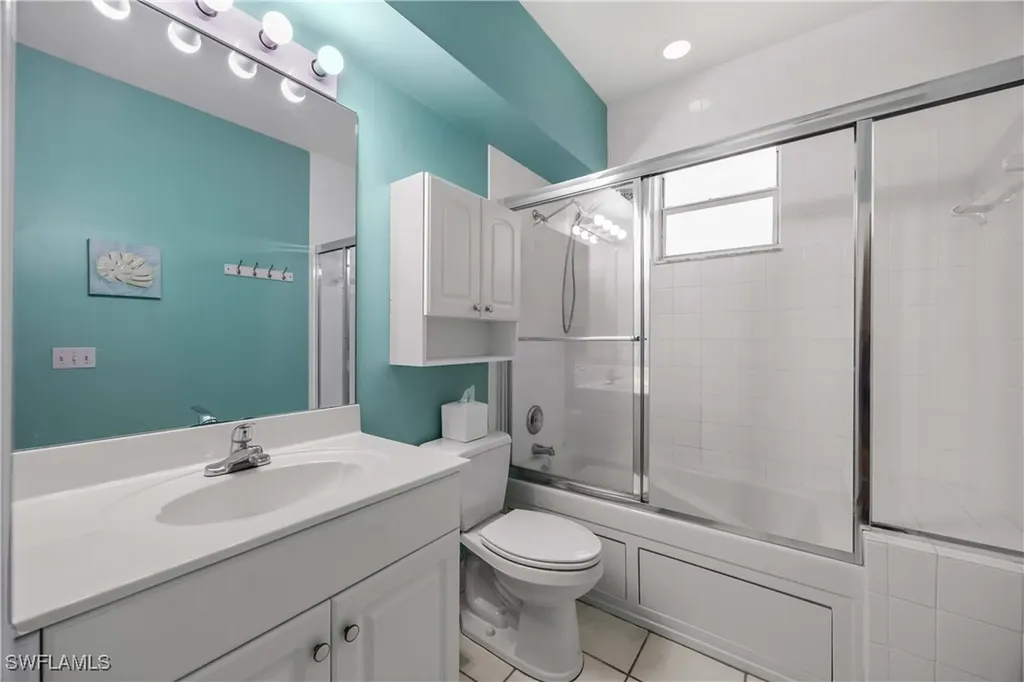 290 Robin Hood Circle Naples FL 34104