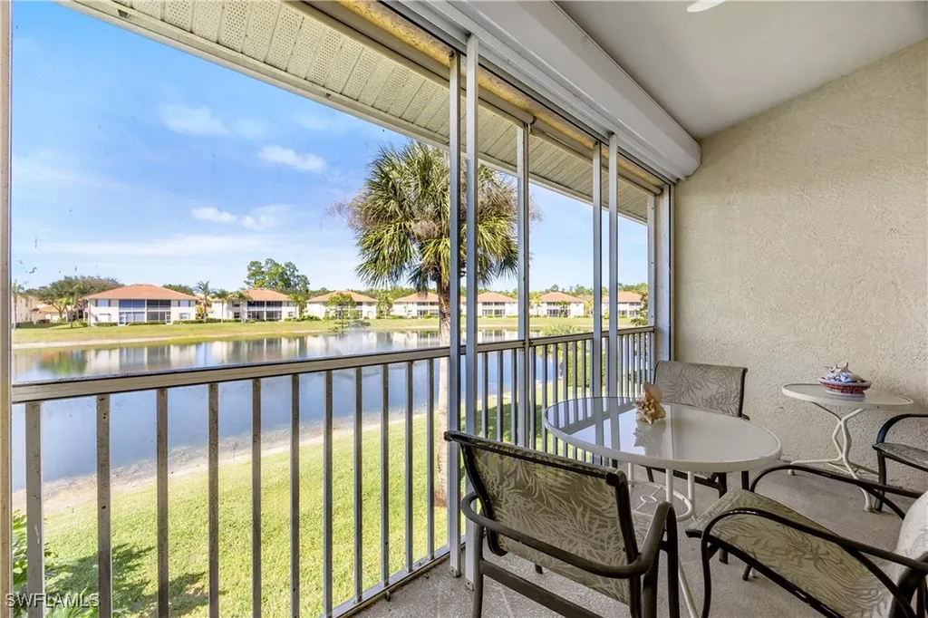 290 Robin Hood Circle Naples FL 34104