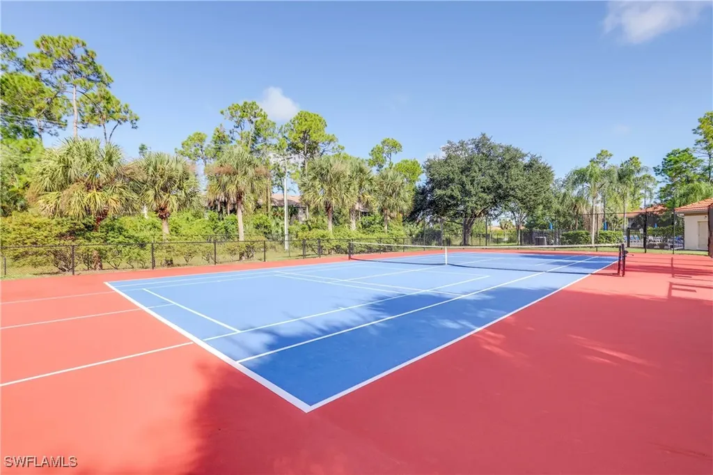 290 Robin Hood Circle Naples FL 34104