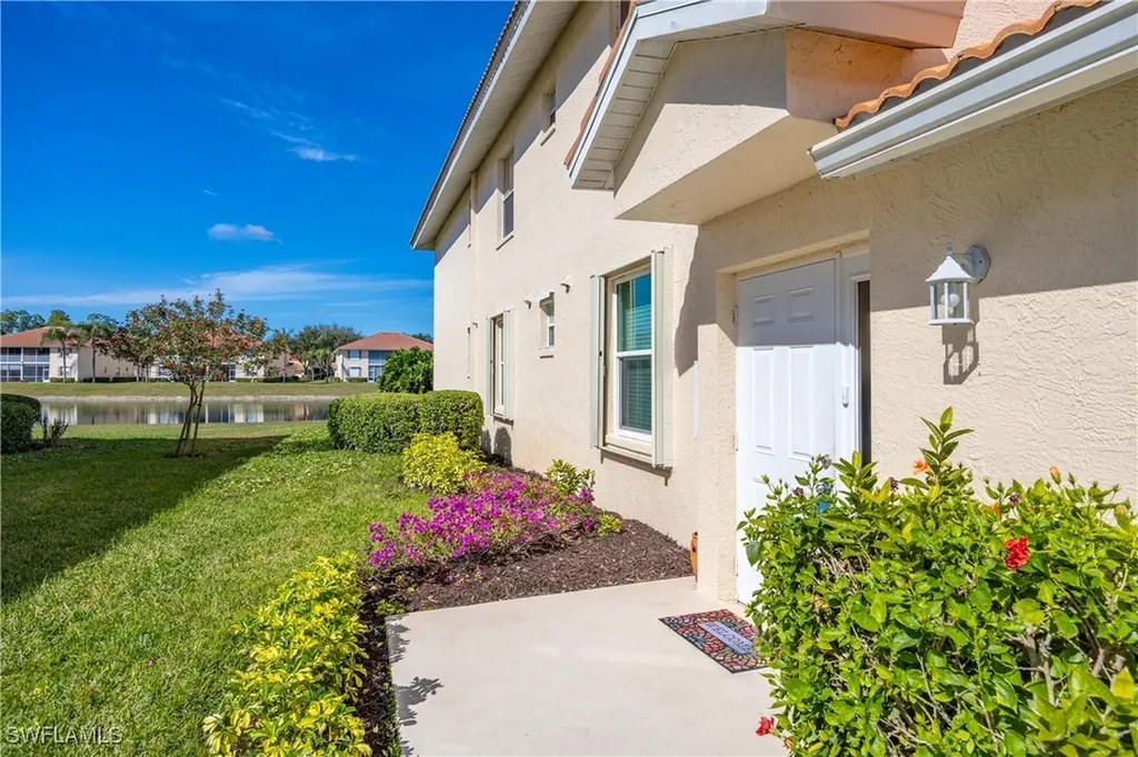 290 Robin Hood Circle Naples FL 34104