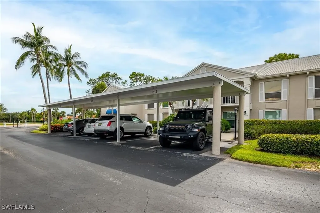 815 Gulf Pavilion Drive Naples FL 34108