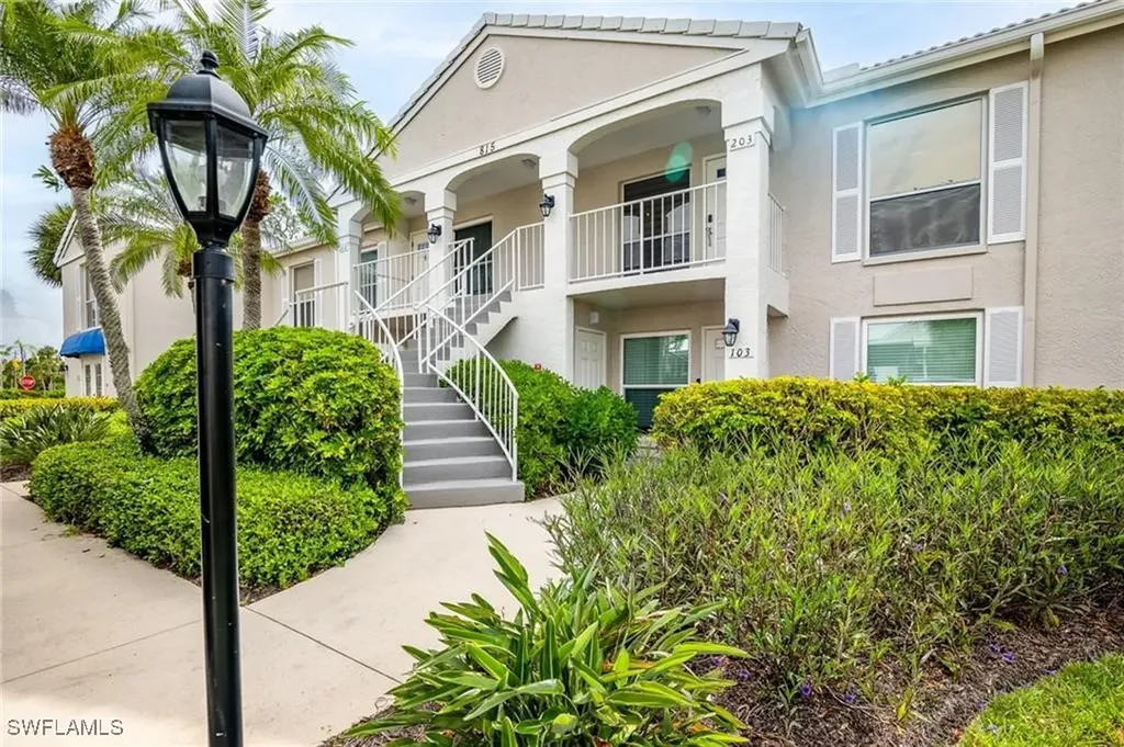 815 Gulf Pavilion Drive Naples FL 34108