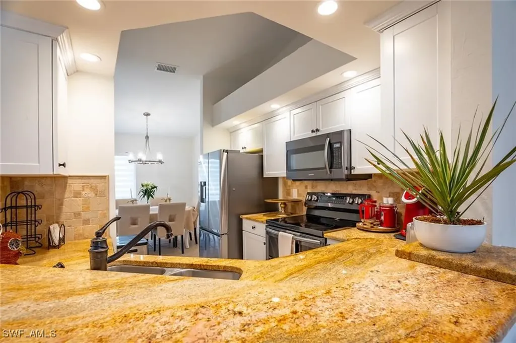 815 Gulf Pavilion Drive Naples FL 34108
