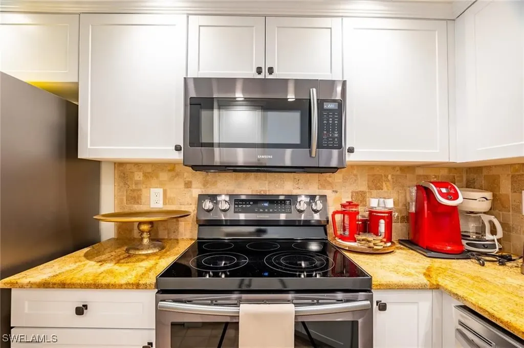 815 Gulf Pavilion Drive Naples FL 34108