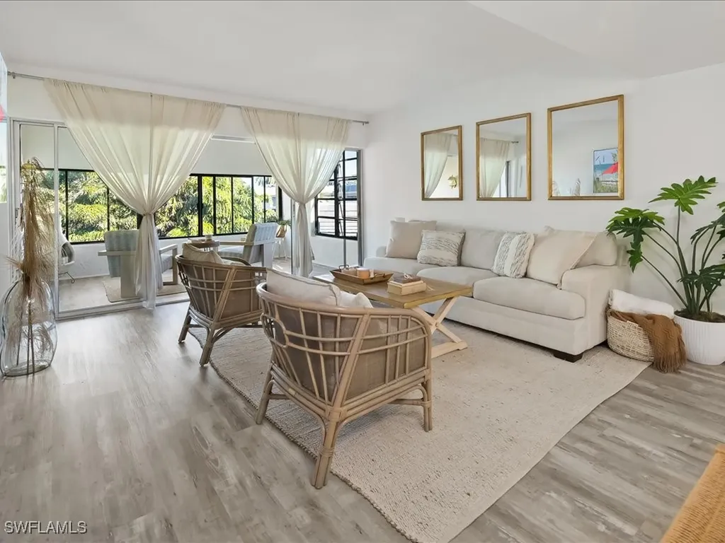 975 Palm View Drive Naples FL 34110