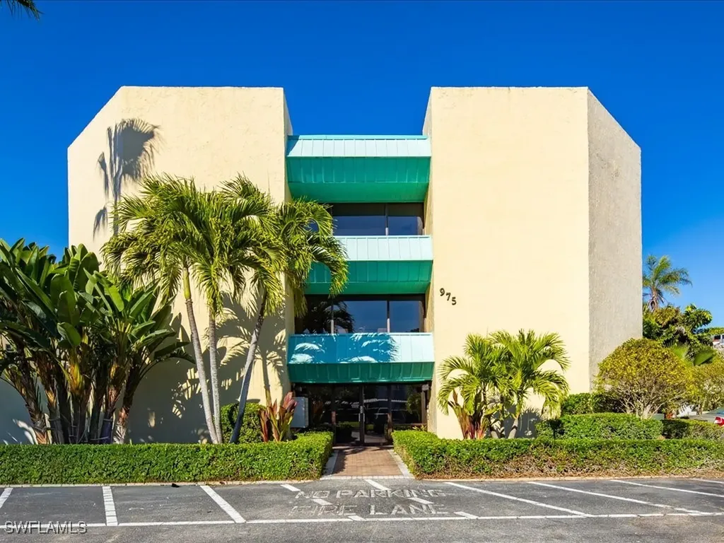 975 Palm View Drive Naples FL 34110