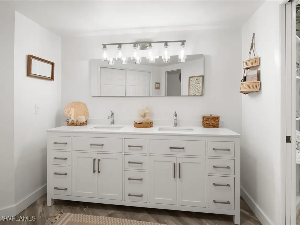 975 Palm View Drive Naples FL 34110