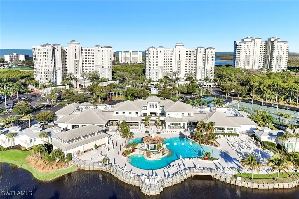 300 Dunes Boulevard Naples FL 34110