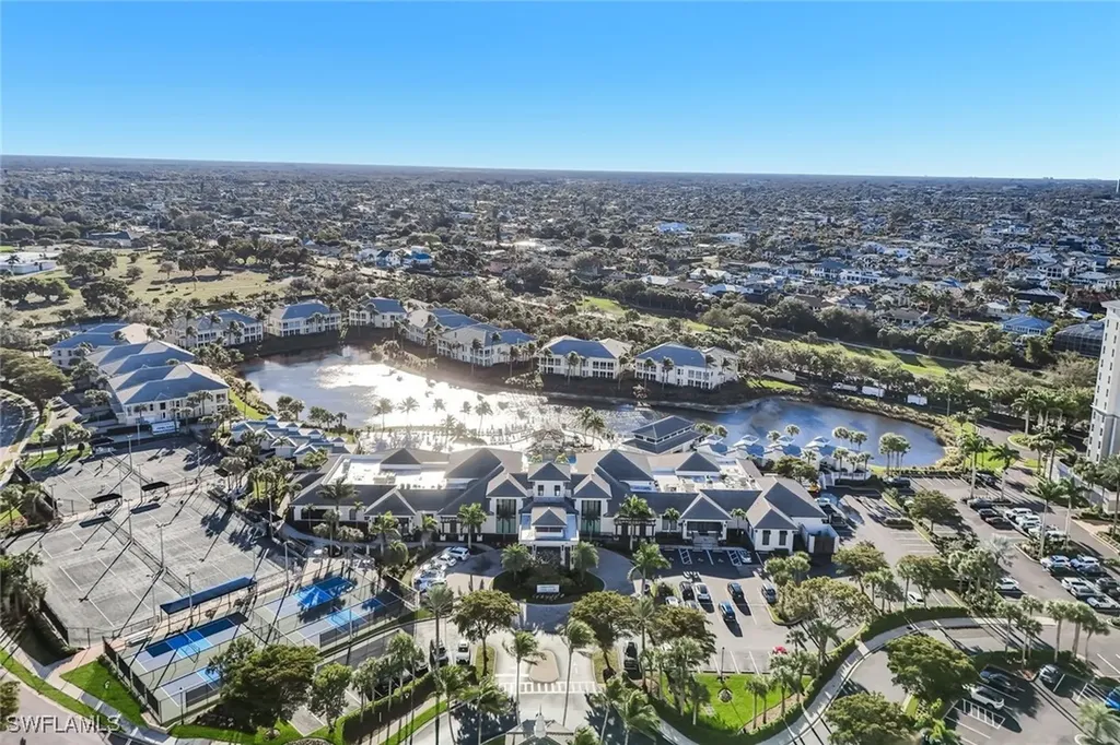 300 Dunes Boulevard Naples FL 34110