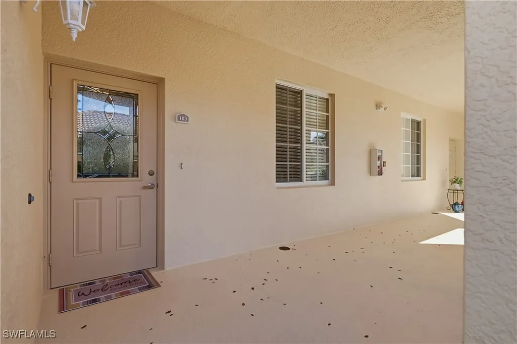 3981 Bishopwood Court E Naples FL 34114