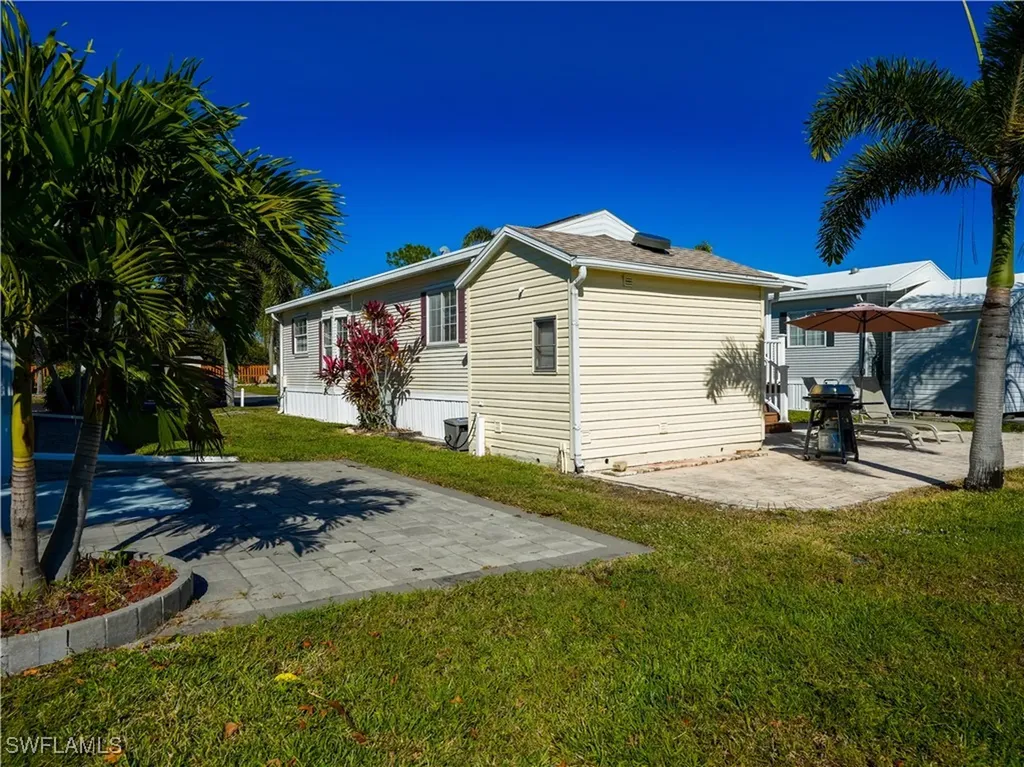 2048 Crystal Lake Drive Naples FL 34120