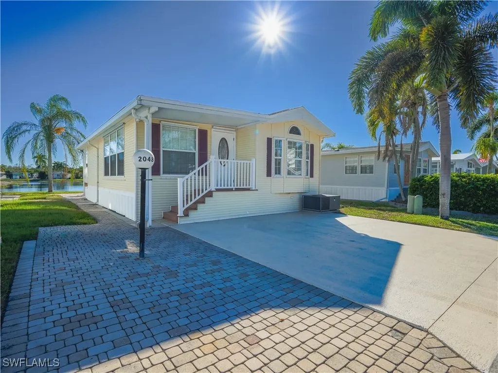 2048 Crystal Lake Drive Naples FL 34120