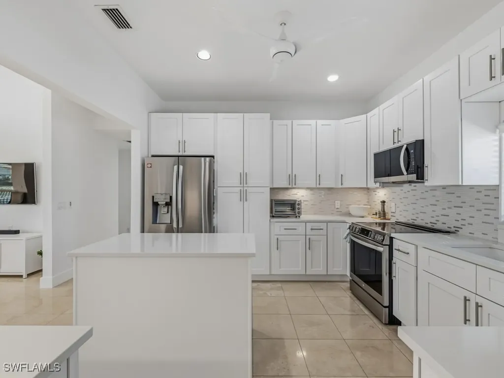 396 Conners Avenue Naples FL 34108